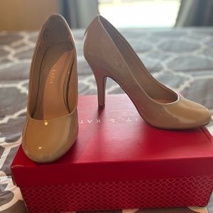 Natural Cream Kelly & Katie heels size 7